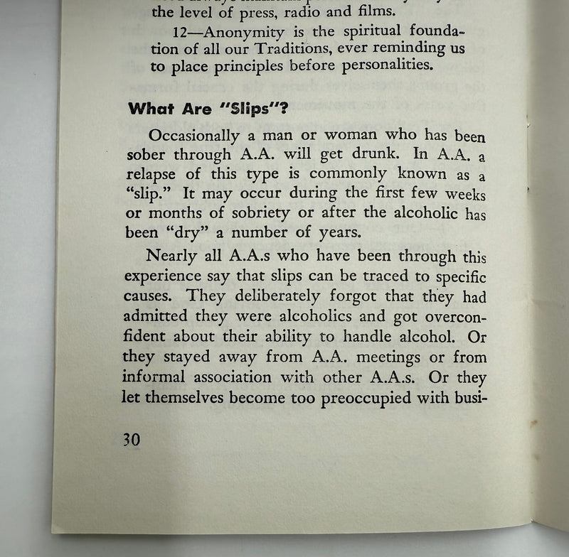 A.A. 44 Questions and Answers - Pamphlet - Sixth Printing from 1956