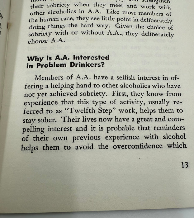A.A. 44 Questions and Answers - Pamphlet - Sixth Printing from 1956